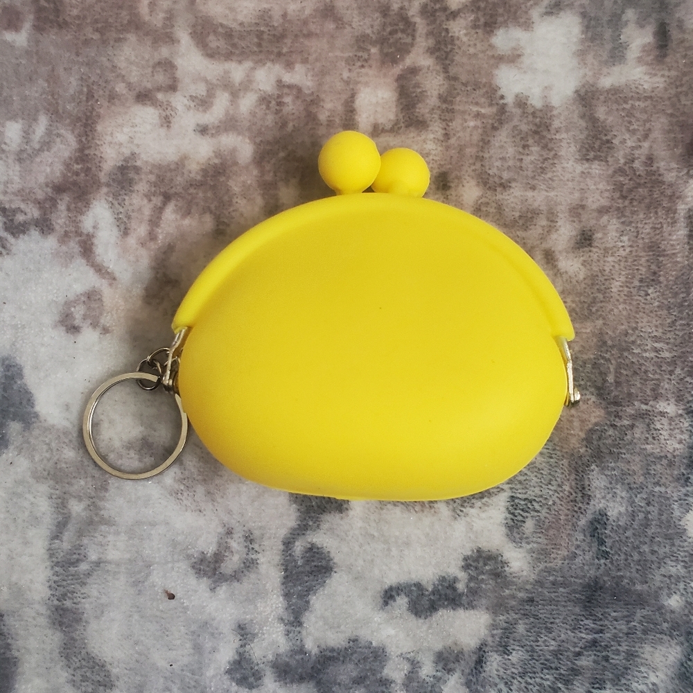 Cute Yellow Silicone Coin Change Purse Kiss Closure